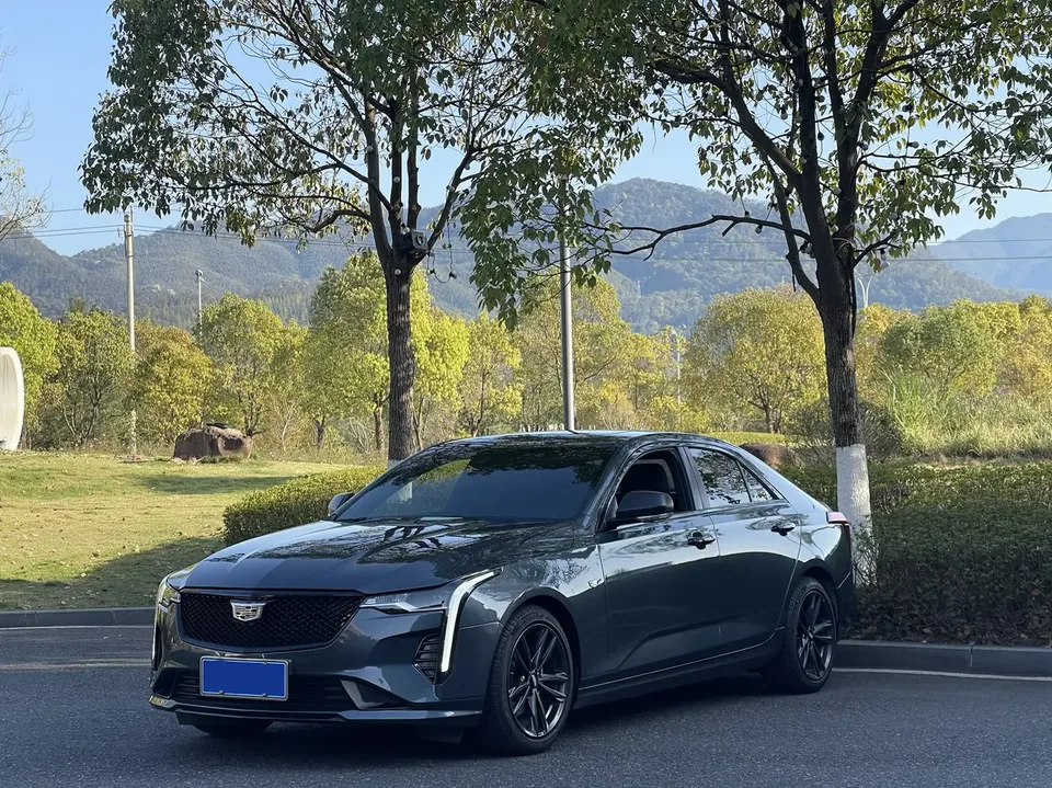 Cadillac CT4 2022