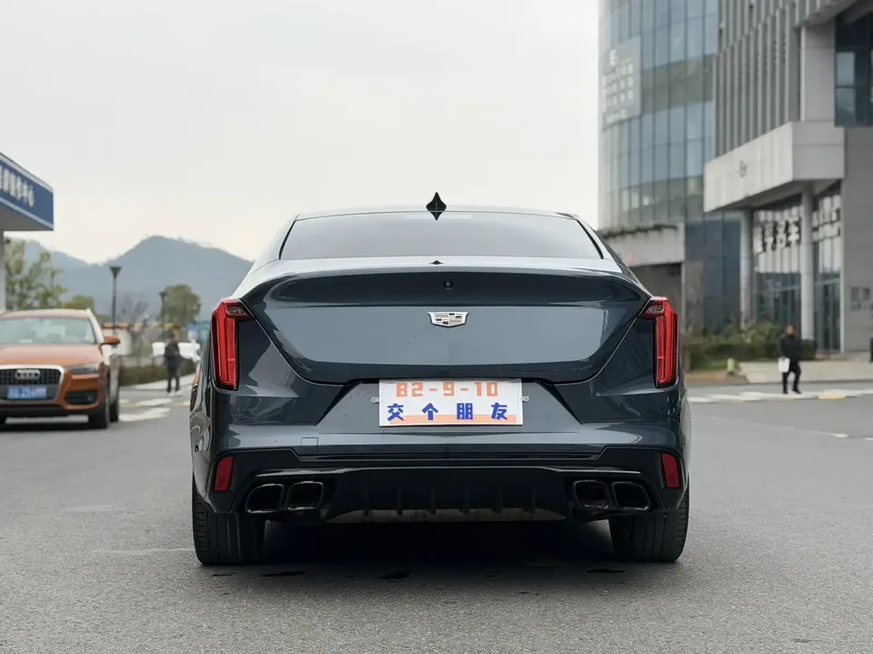 Cadillac CT4 28T luxury model 2022 — миниатюра 2