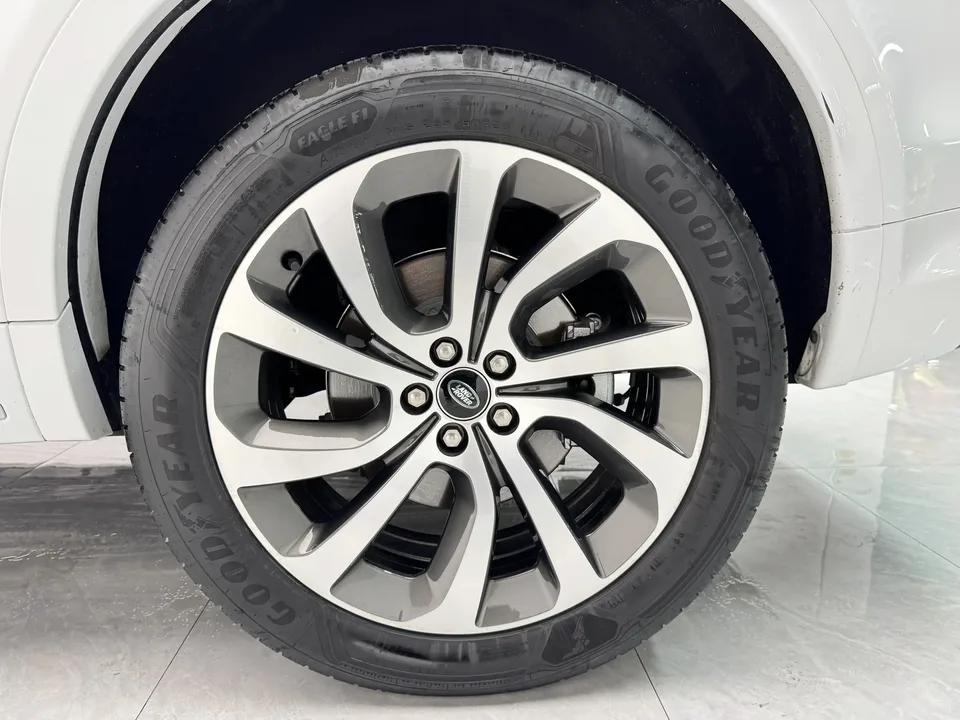 Land Rover Discover Sports Discover Sports 2024 249PS R-Dynamic SE Performance Technology Edition 5 Seaters 2024 — миниатюра 3