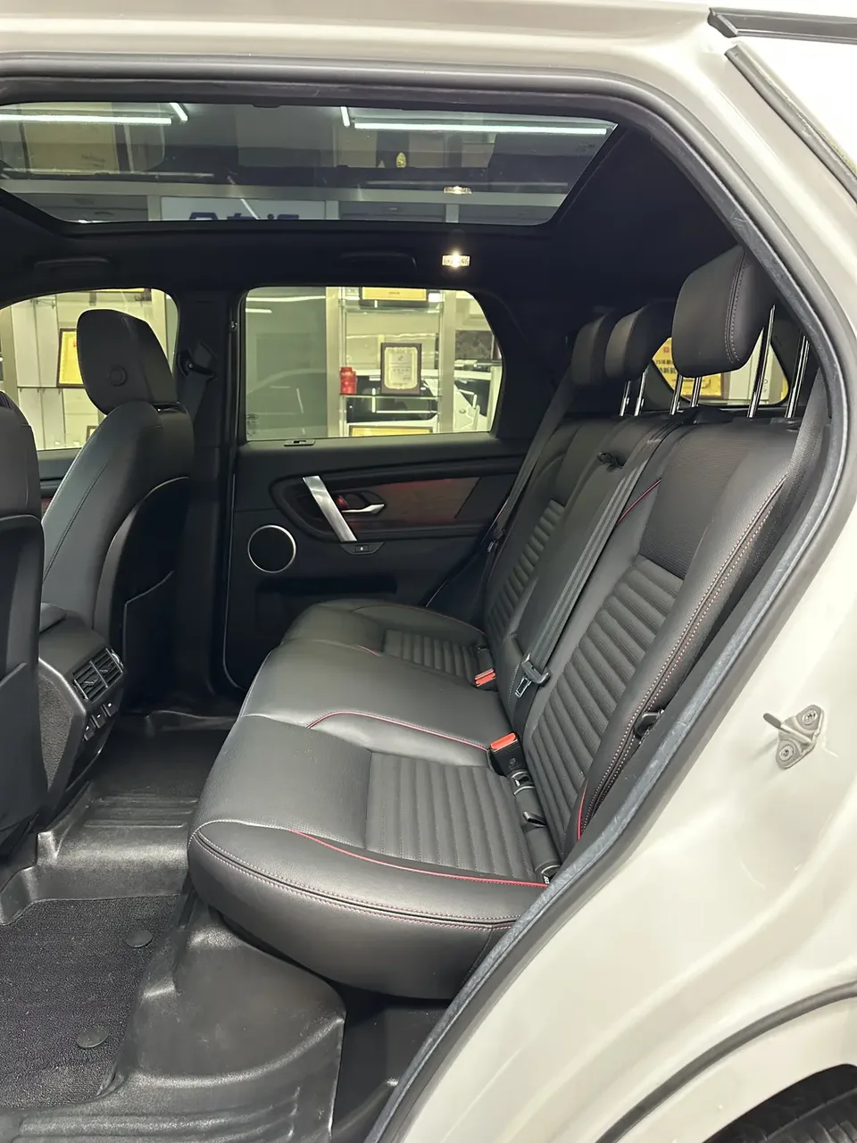 Land Rover Discover Sports 249PS R-Dynamic S Performance Edition 5-seater 2023 — миниатюра 5