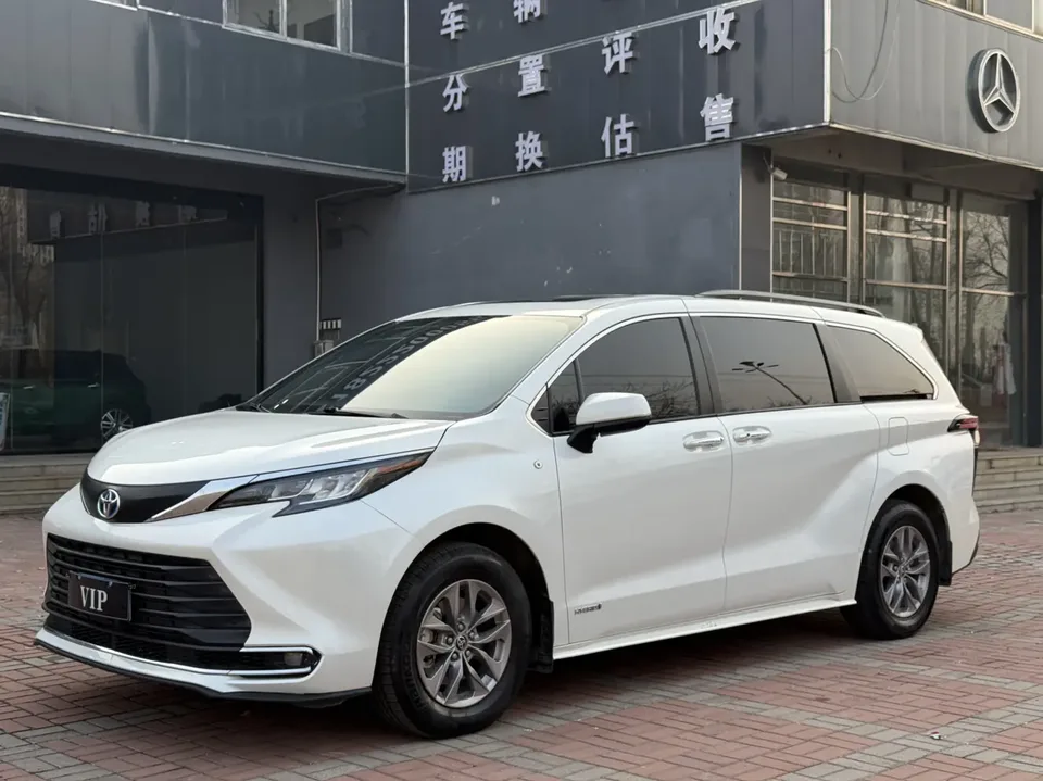 Toyota Sienna 2022