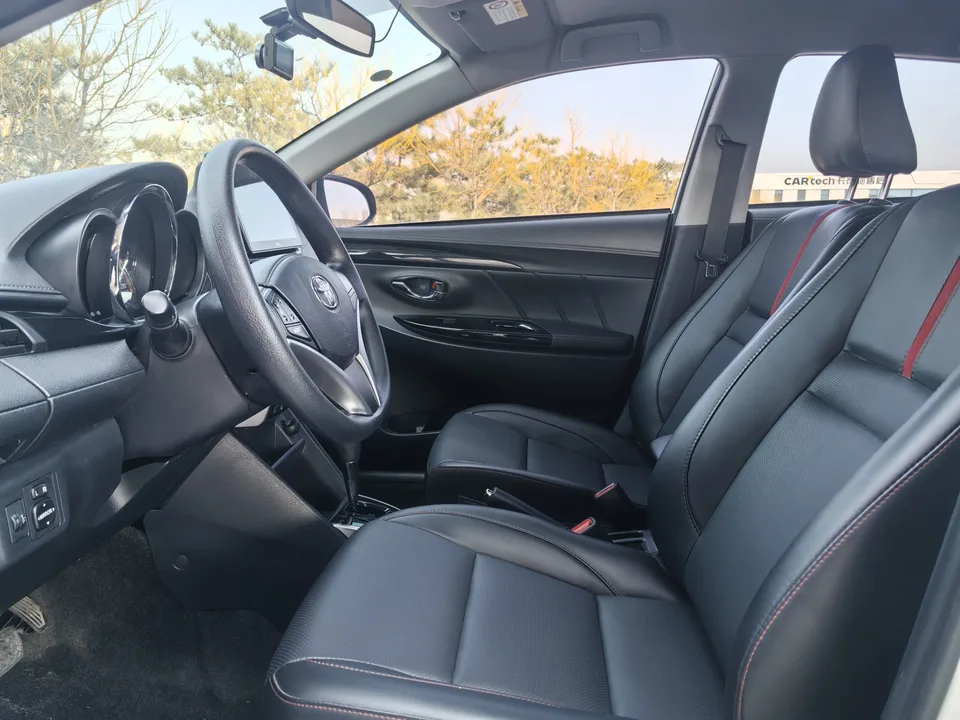 Toyota Yaris L Yaris L 2022 YARiS L 2022 1.5L CVT luxury PLUS version 2022 — thumbnail 3