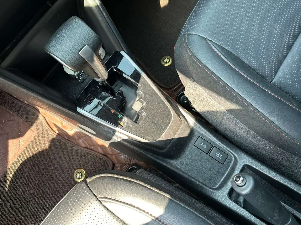 Toyota Yaris L YARiS L Zhixuan 2022 Zhixuan X 1.5L CVT luxury PLUS version 2022 — миниатюра 4