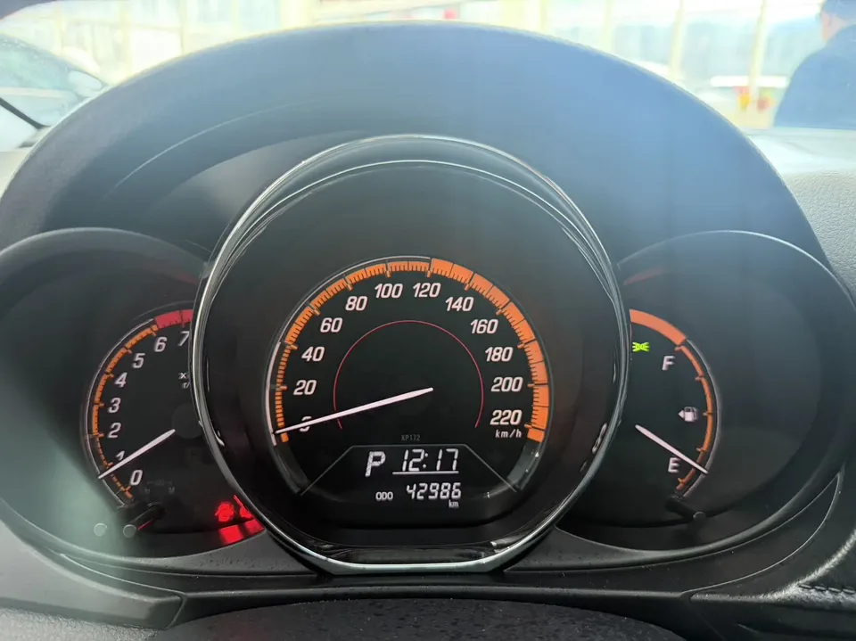 Toyota Yaris L YARiS L is the 2022 1.5L CVT leading PLUS version 2022 — миниатюра 4