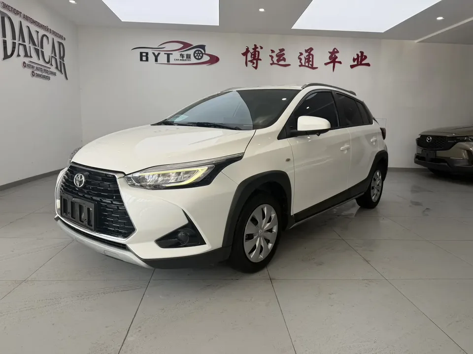 Toyota Yaris L 2022