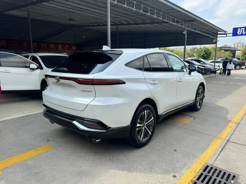 Toyota Venza 2.0L CVT 2WD Luxury Edition 2024 — миниатюра 5