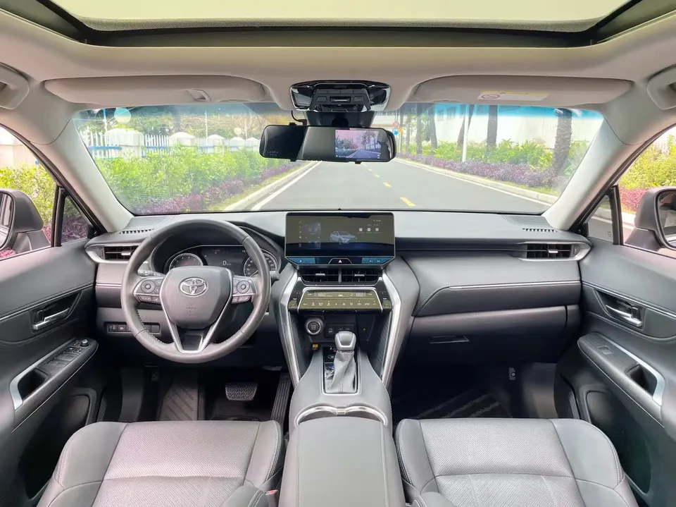 Toyota HARRIER 2.0L CVT 2WD Luxury Edition 2023 — миниатюра 4