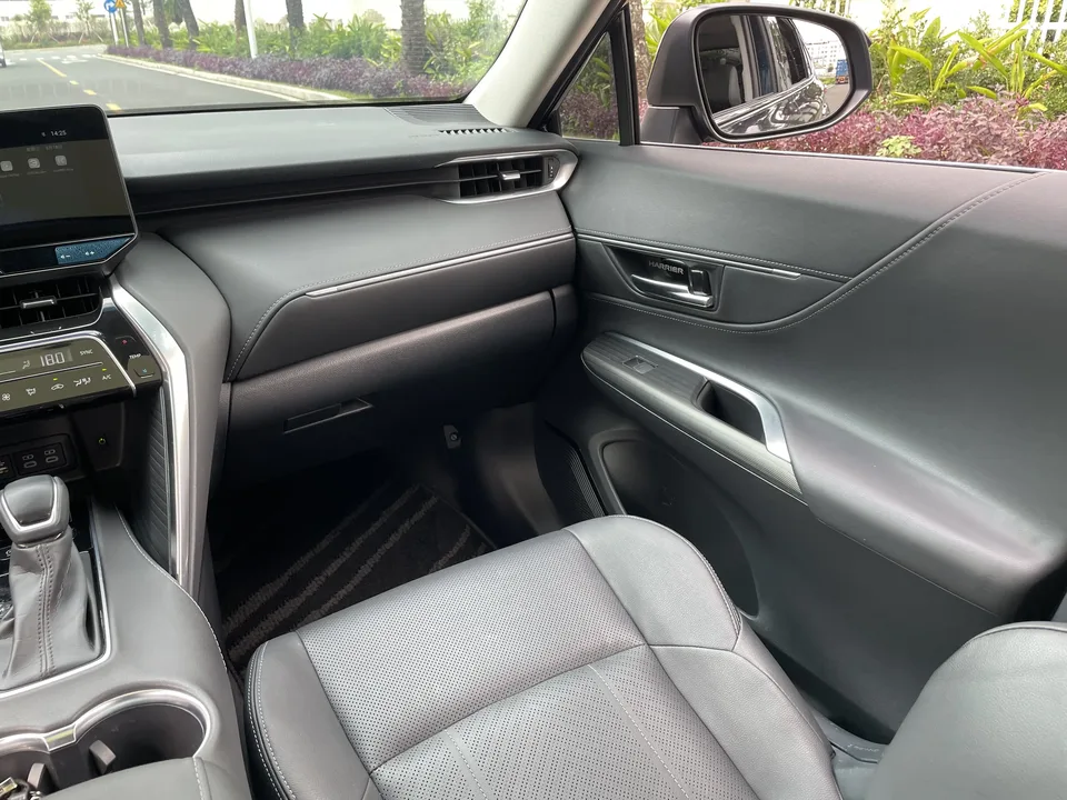 Toyota HARRIER 2.0L CVT 2WD Luxury Edition 2023 — миниатюра 5