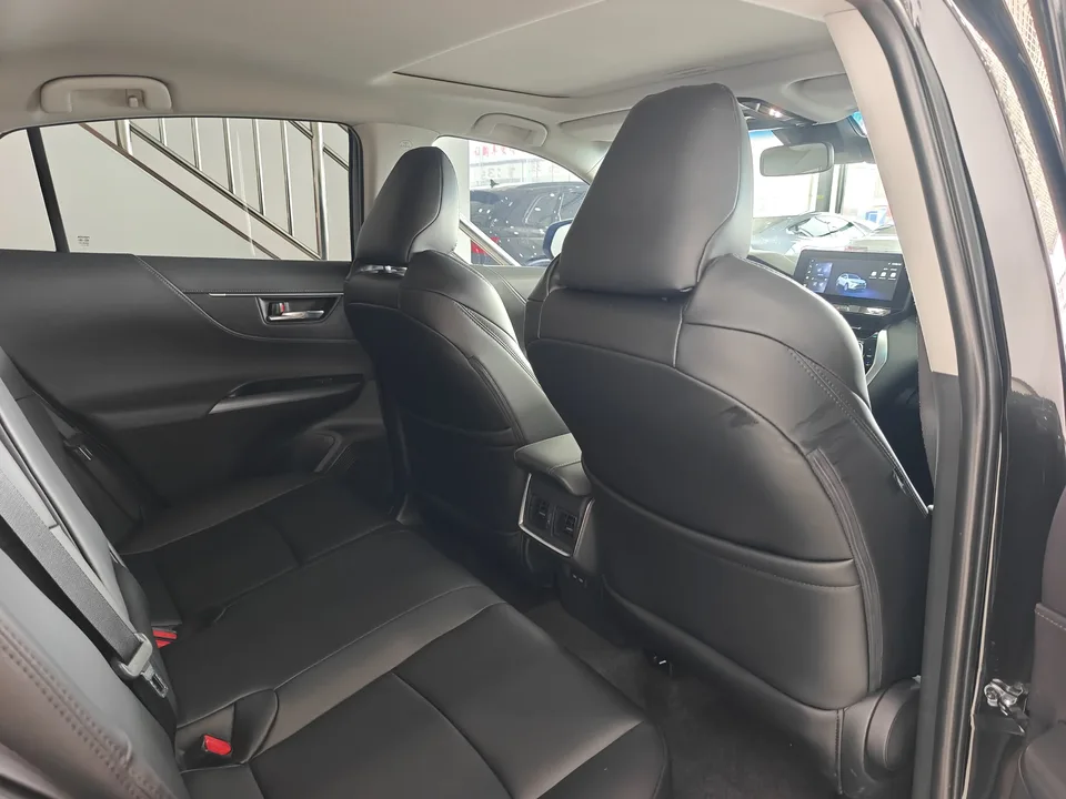 Toyota HARRIER 2.0L CVT 2WD Progressive Edition 2023 — миниатюра 5