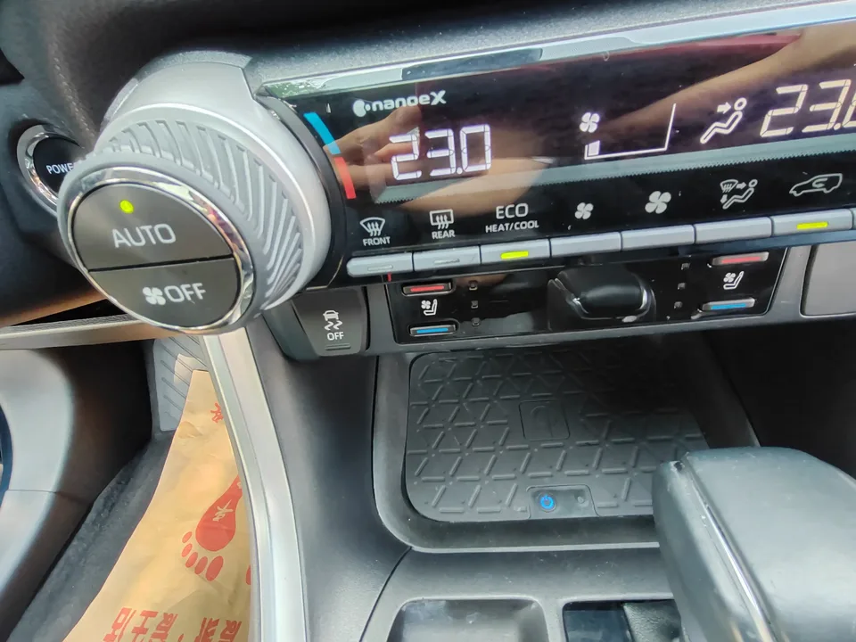 Toyota Willanda Willanda 2023 Hybrid 2.5L 4WD Premium Edition 2023 — thumbnail 5