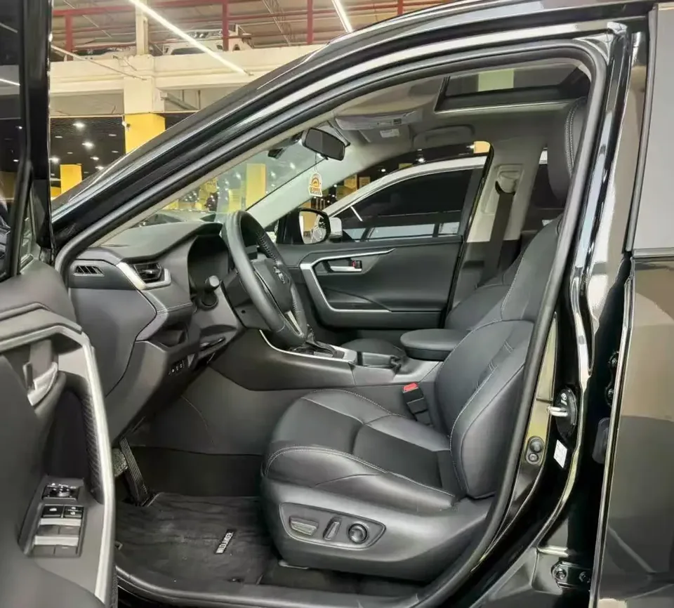 Toyota Willanda 2.0L two-wheel drive luxury PLUS version 2024 — миниатюра 5