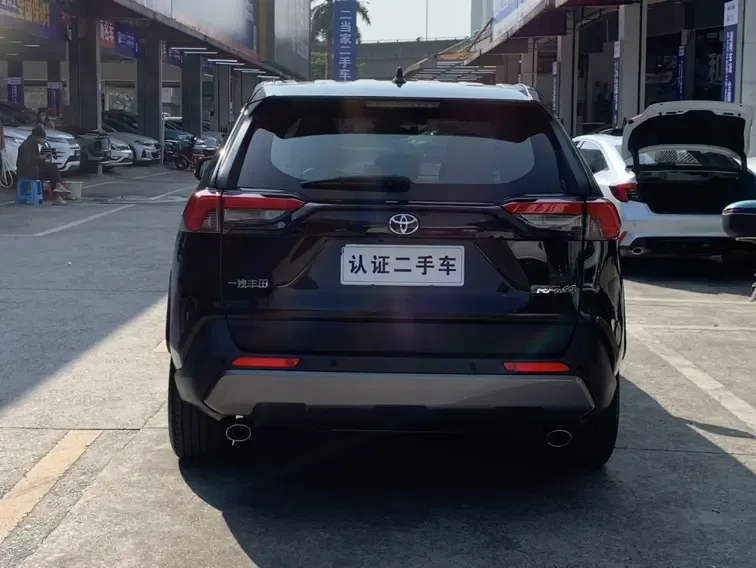 Toyota RAV4 2.0L CVT 2WD Fashion Edition 2022 — миниатюра 2