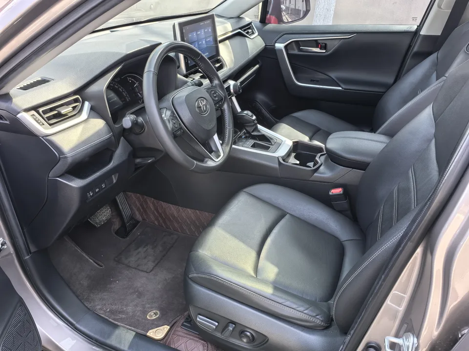 Toyota RAV4 2.0L CVT 2WD Fashion PLUS Edition 2023 — миниатюра 4