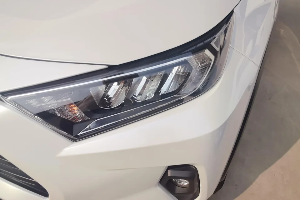 Toyota RAV4 2.0L CVT 2WD Fashion PLUS Edition 2023 — миниатюра 2