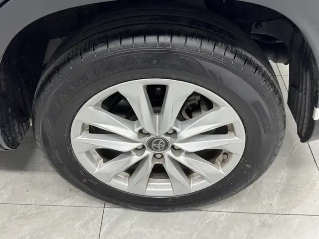 Toyota CorollaCross 2.0L CVT Pioneer Edition 2023 — миниатюра 3
