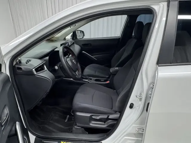 Toyota CorollaCross 2.0L CVT Pioneer Edition 2023 — миниатюра 5