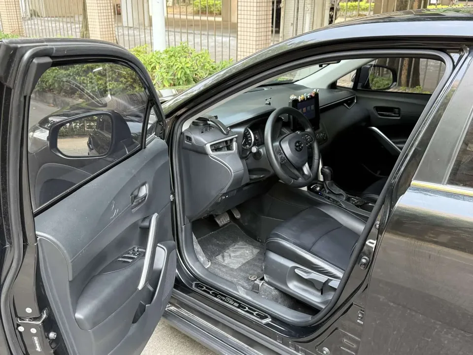 Toyota CorollaCross 2.0L Pioneer Edition 2022 — миниатюра 3