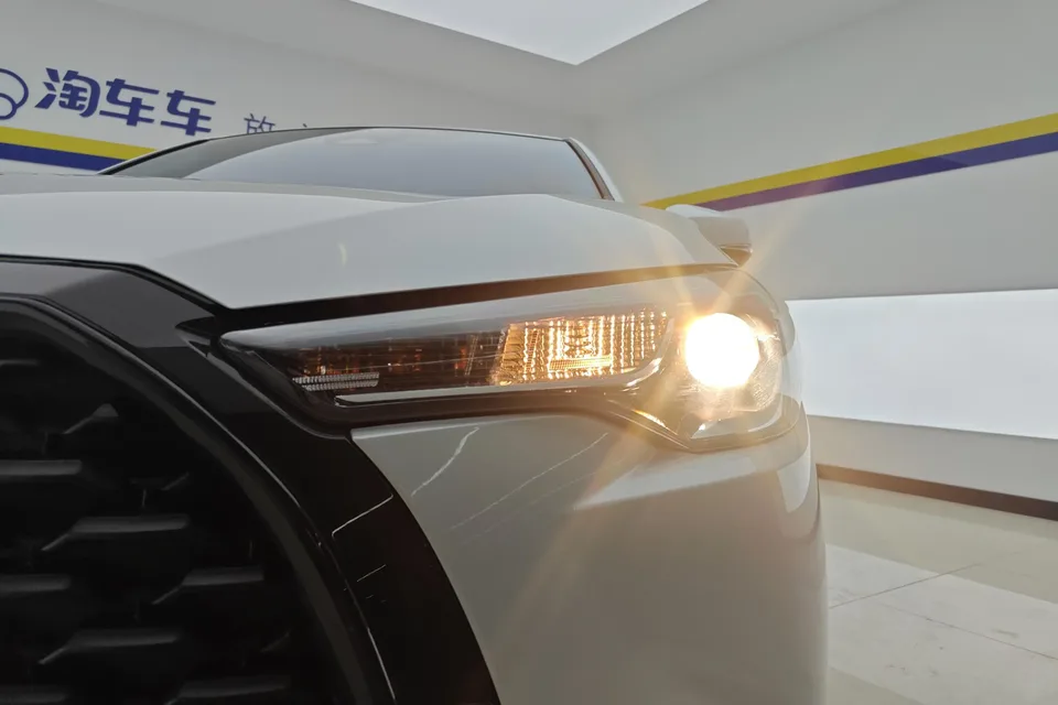 Toyota CorollaCross 2.0L CVT Pioneer Edition 2024 — миниатюра 2