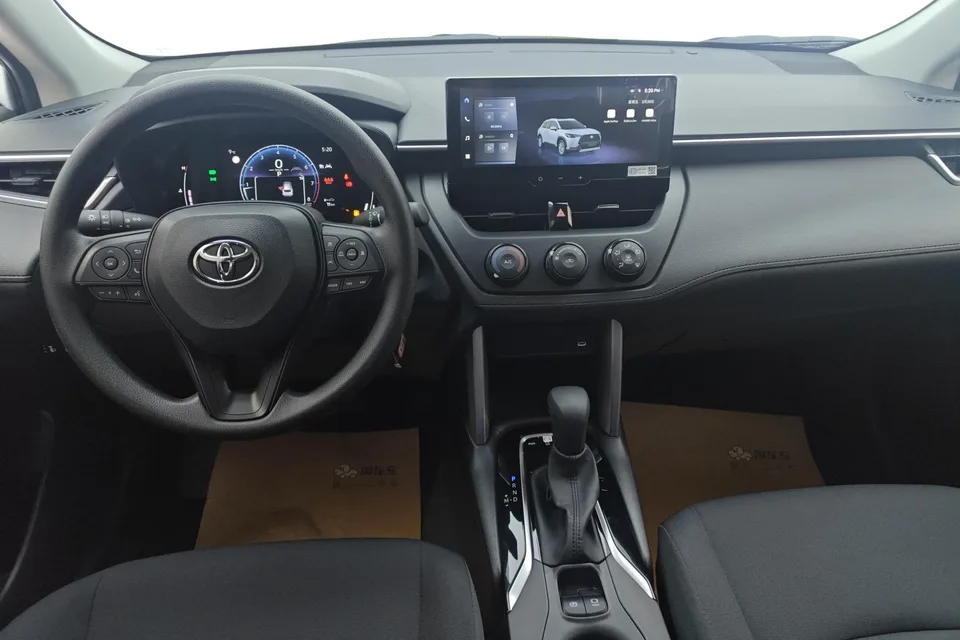 Toyota CorollaCross 2.0L CVT Pioneer Edition 2024 — миниатюра 4