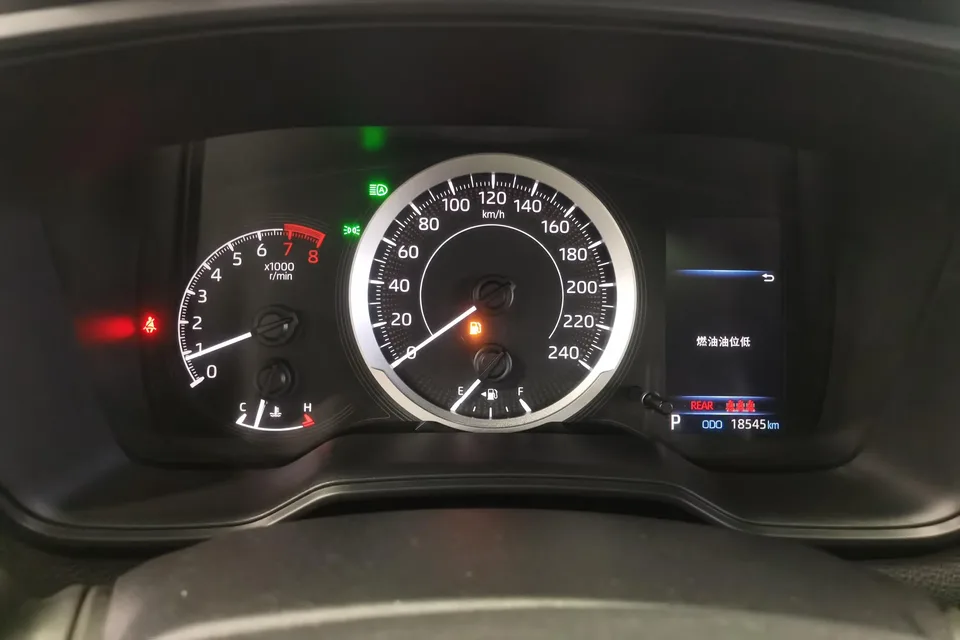 Toyota CorollaCross 2.0L Deluxe Edition 2022 — миниатюра 4