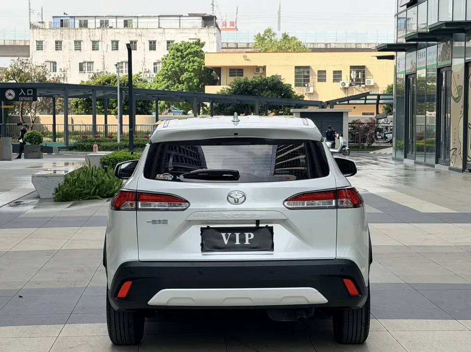 Toyota CorollaCross 2.0L CVT Elite Edition 2024 — миниатюра 2