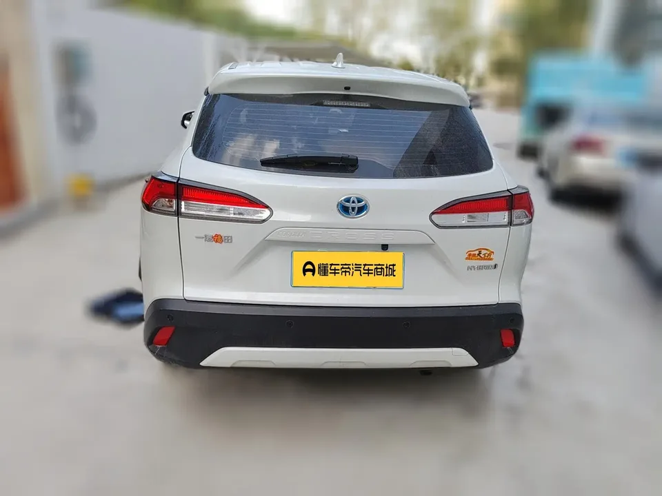 Toyota CorollaCross 2.0L Smart Electric Hybrid Dual Engine Elite Edition 2023 — миниатюра 2