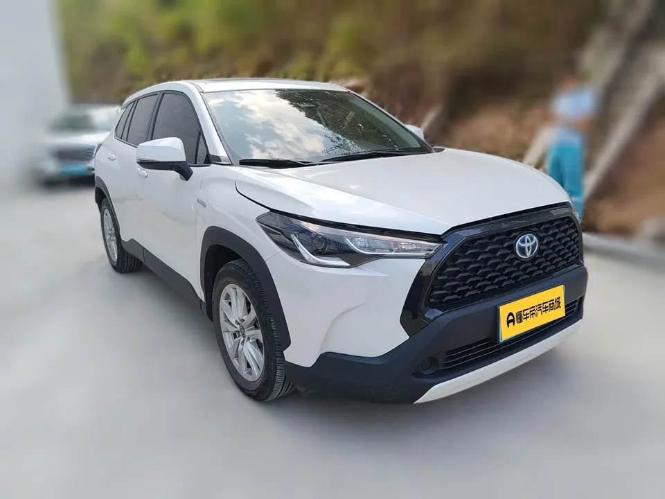 Toyota CorollaCross 2.0L Smart Electric Hybrid Dual Engine Elite Edition 2023 — миниатюра 3