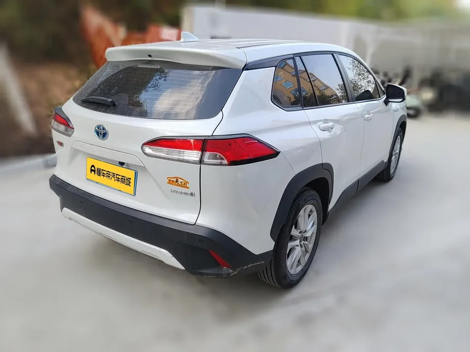 Toyota CorollaCross 2.0L Smart Electric Hybrid Dual Engine Elite Edition 2023 — миниатюра 4