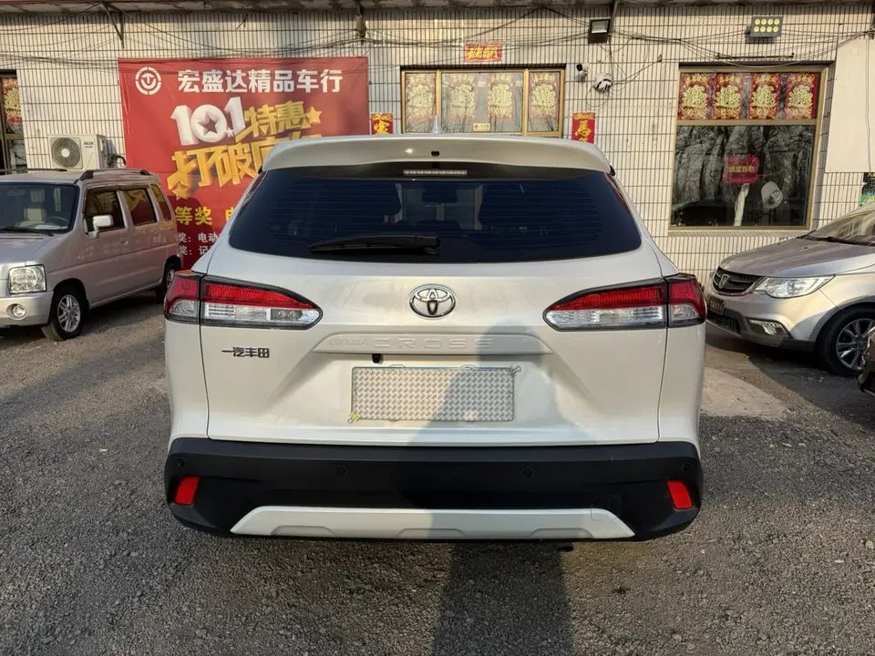 Toyota CorollaCross 2.0L CVT Pioneer Edition 2023 — миниатюра 2