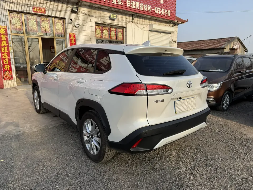 Toyota CorollaCross 2.0L CVT Pioneer Edition 2023 — миниатюра 4