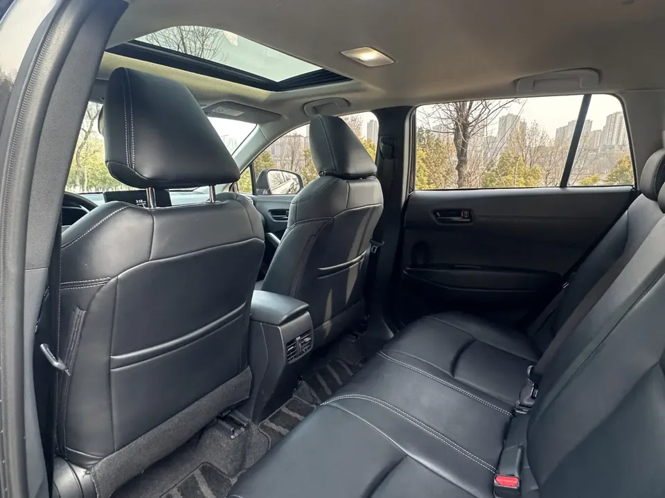Toyota CorollaCross 2.0L CVT Elite Edition 2025 — миниатюра 3