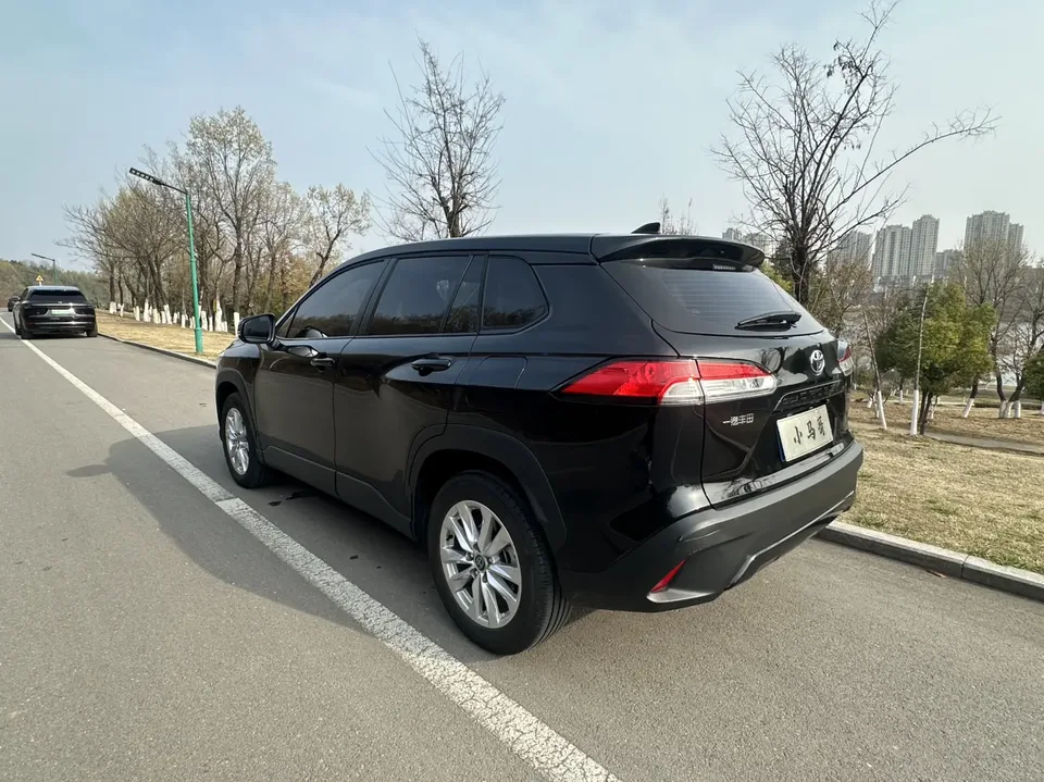 Toyota CorollaCross 2.0L CVT Elite Edition 2025 — миниатюра 4