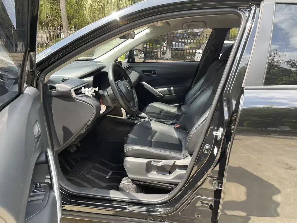 Toyota CorollaCross 2.0L Intelligent Electric Hybrid Dual Engine Pioneer Edition 2024 — миниатюра 5