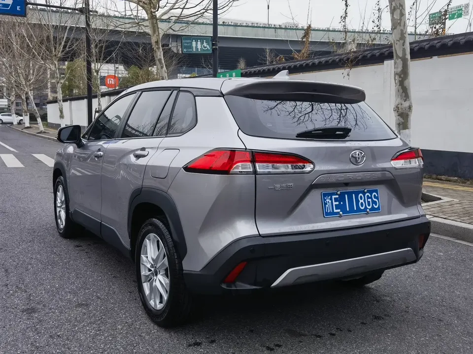 Toyota CorollaCross 2.0L CVT Pioneer Edition 2025 — миниатюра 4