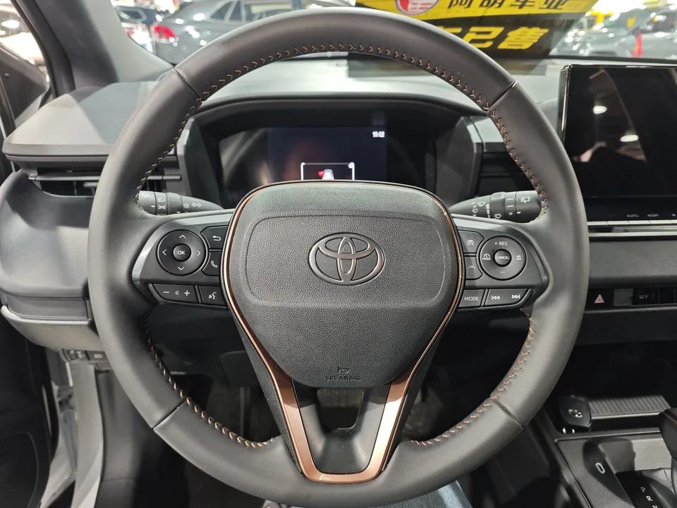 Toyota CorollaCross 2026 Toyota Corolla 2.0L CVT Elite Edition 2026 — миниатюра 5