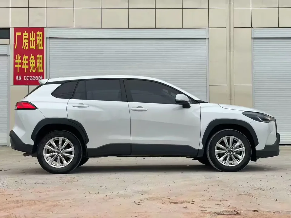 Toyota CorollaCross 2.0L CVT Pioneer Edition 2024 — миниатюра 4