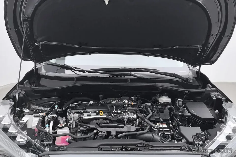 Toyota Frontlander 2.0L Smart Electric Hybrid Dual Engine Deluxe Edition 2024 — миниатюра 2