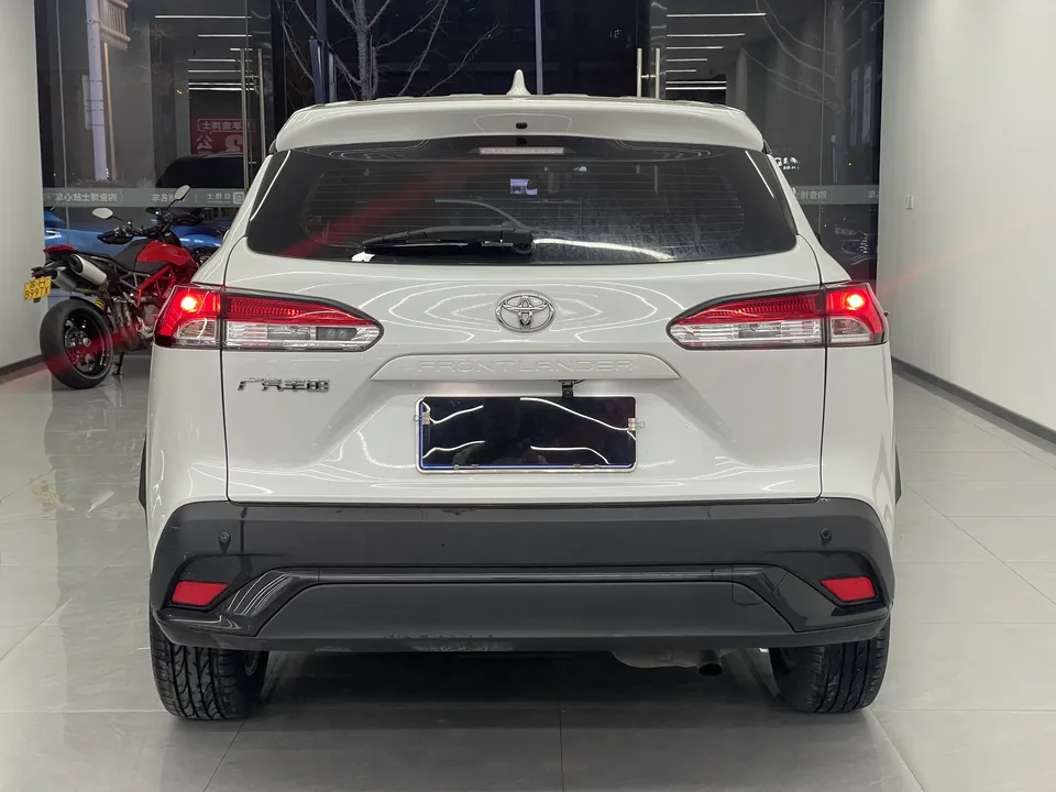 Toyota Frontlander 2.0L CVT Leading Edition 2022 — миниатюра 2