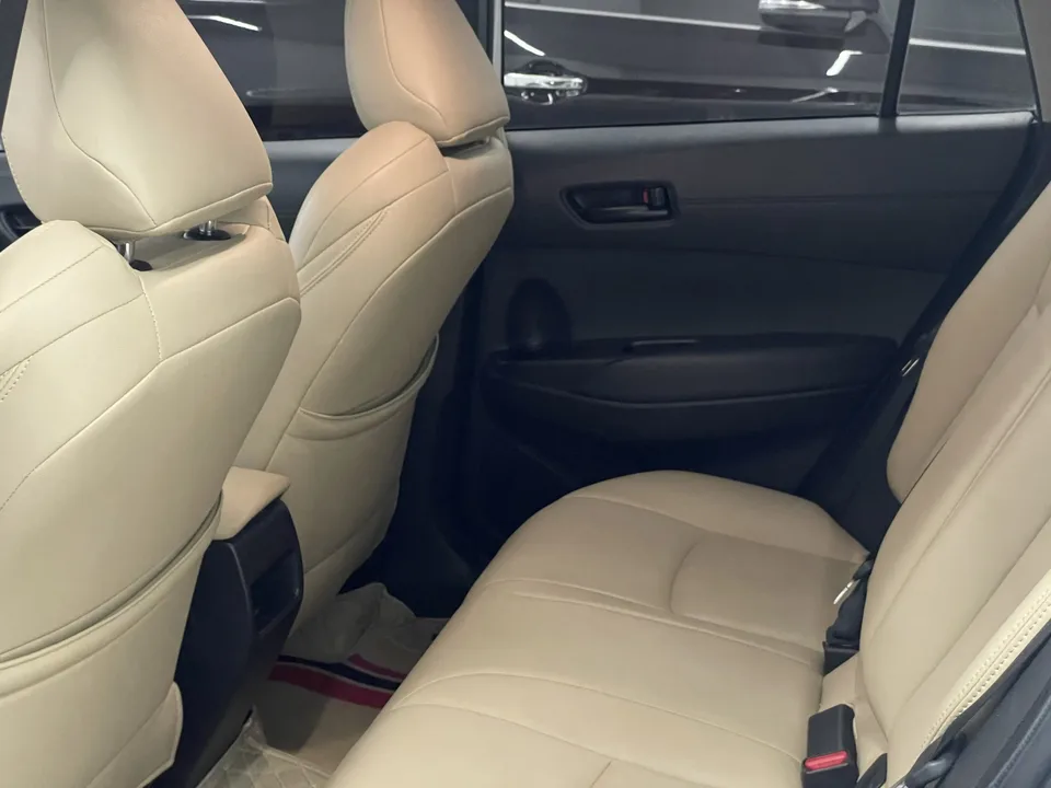 Toyota Frontlander 2.0L CVT Leading Edition 2022 — миниатюра 3