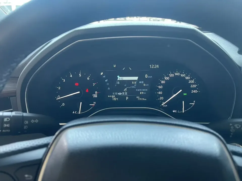 Toyota Avalon 2.0L Enterprising Edition 2022 — миниатюра 3