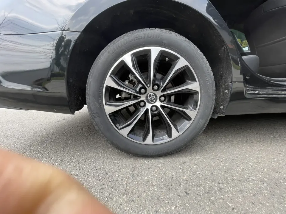 Toyota Avalon 2.0L Enterprising Edition 2023 — миниатюра 3