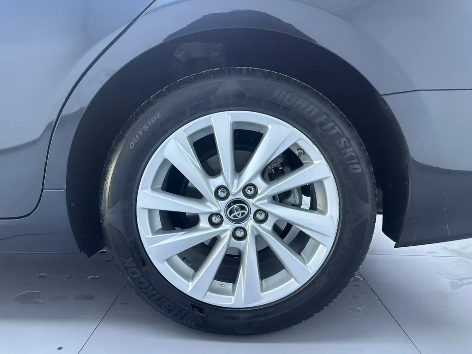 Toyota Camry 2.0G Deluxe Edition 2022 — миниатюра 3