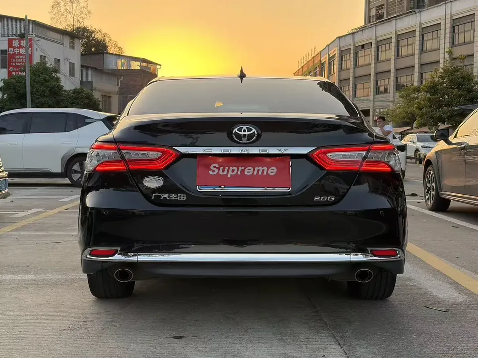 Toyota Camry 2.0G Deluxe Edition 2023 — миниатюра 2
