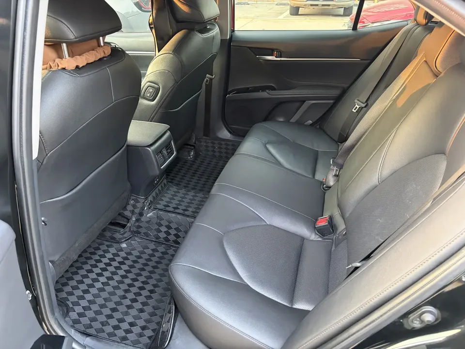 Toyota Camry 2.0G Deluxe Edition 2023 — миниатюра 3