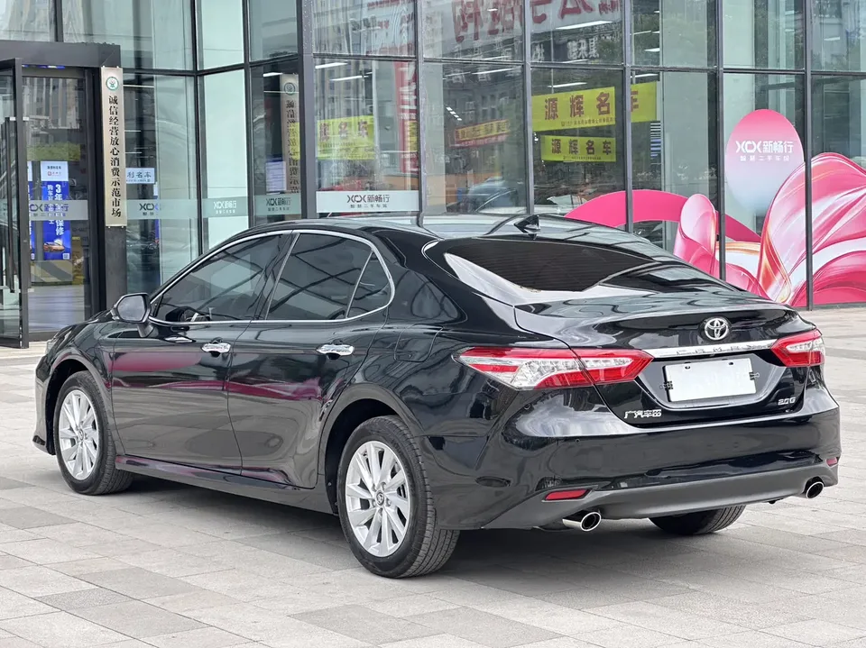 Toyota Camry 2.0G Deluxe Edition 2023 — миниатюра 2