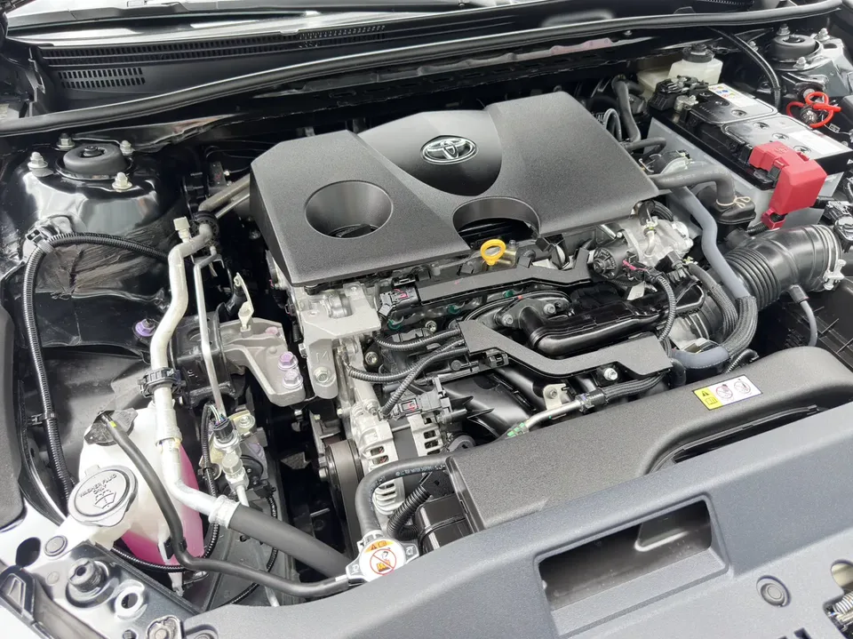 Toyota Camry 2.0G Deluxe Edition 2023 — миниатюра 4