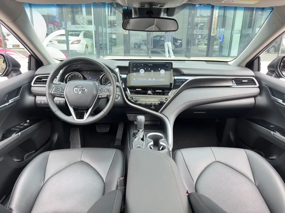 Toyota Camry 2.0G Deluxe Edition 2023 — миниатюра 5
