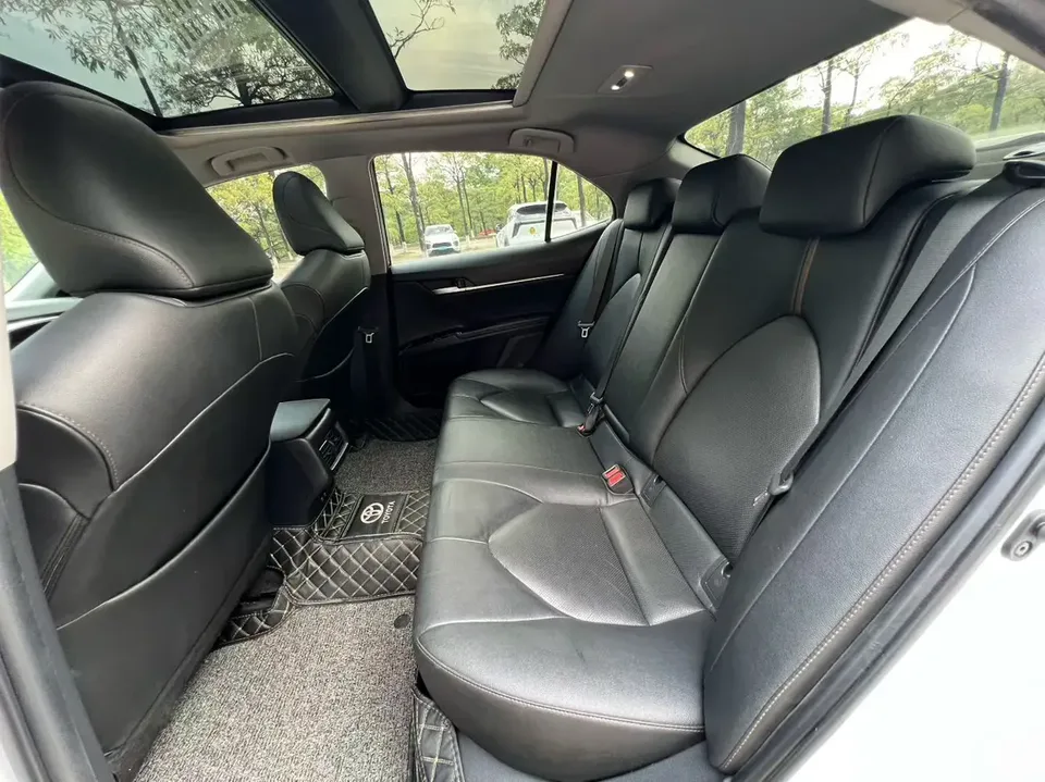 Toyota Camry 2.0G Deluxe Edition 2023 — миниатюра 3