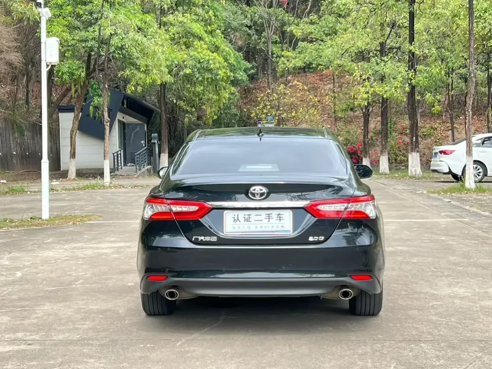 Toyota Camry 2.0G Deluxe Edition 2023 — миниатюра 4