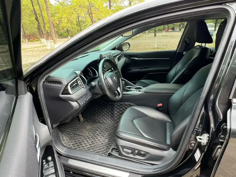 Toyota Camry 2.0G Deluxe Edition 2023 — миниатюра 5